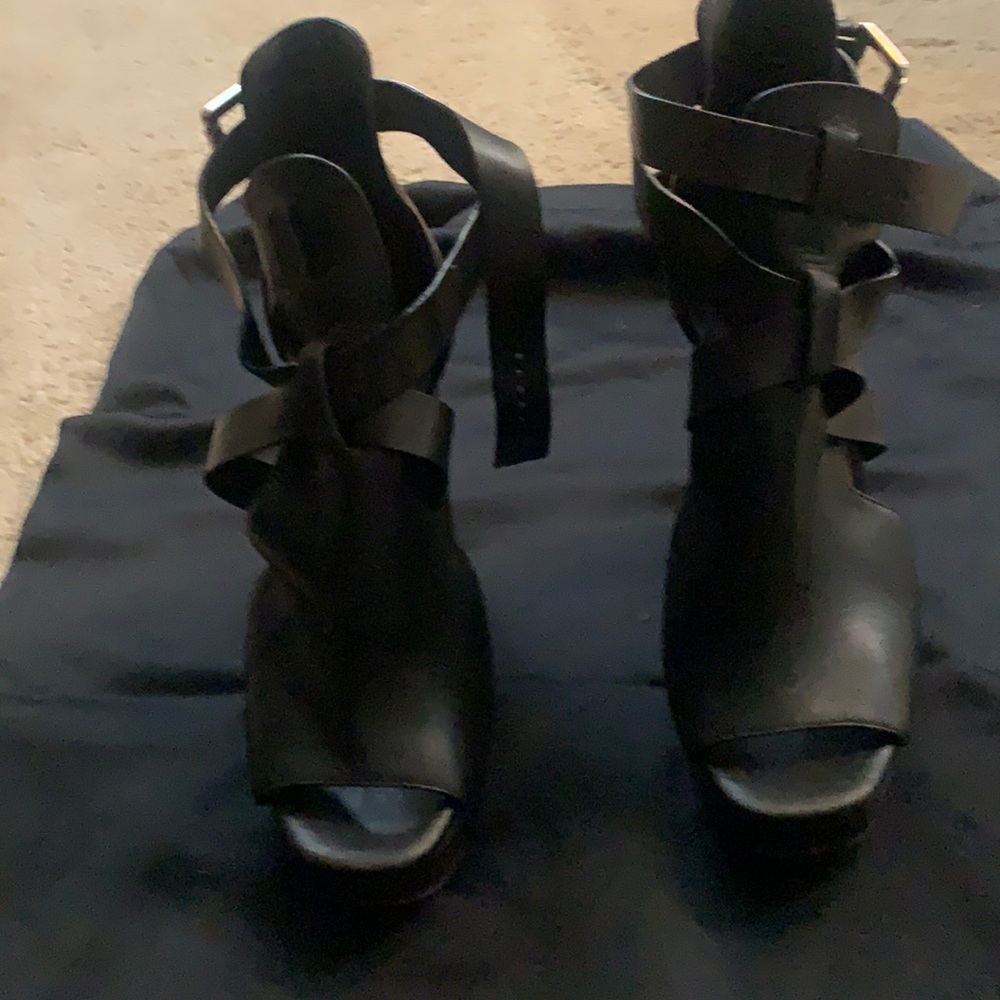 Micheal Kors platform peep toe heels - size 6.5